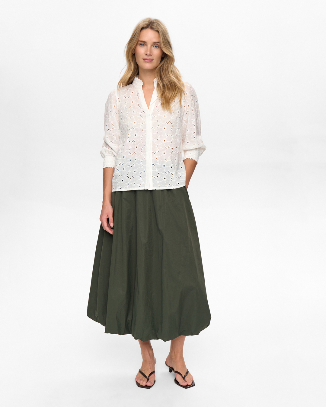 Blus Lela blommig genombruten i vit - 5
