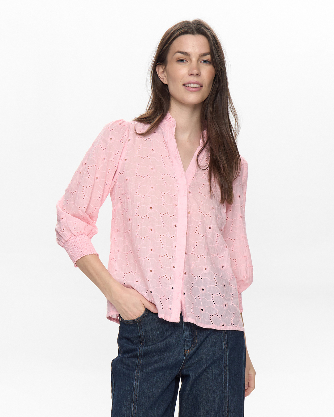 Blus Lela blommig genombruten i rosa