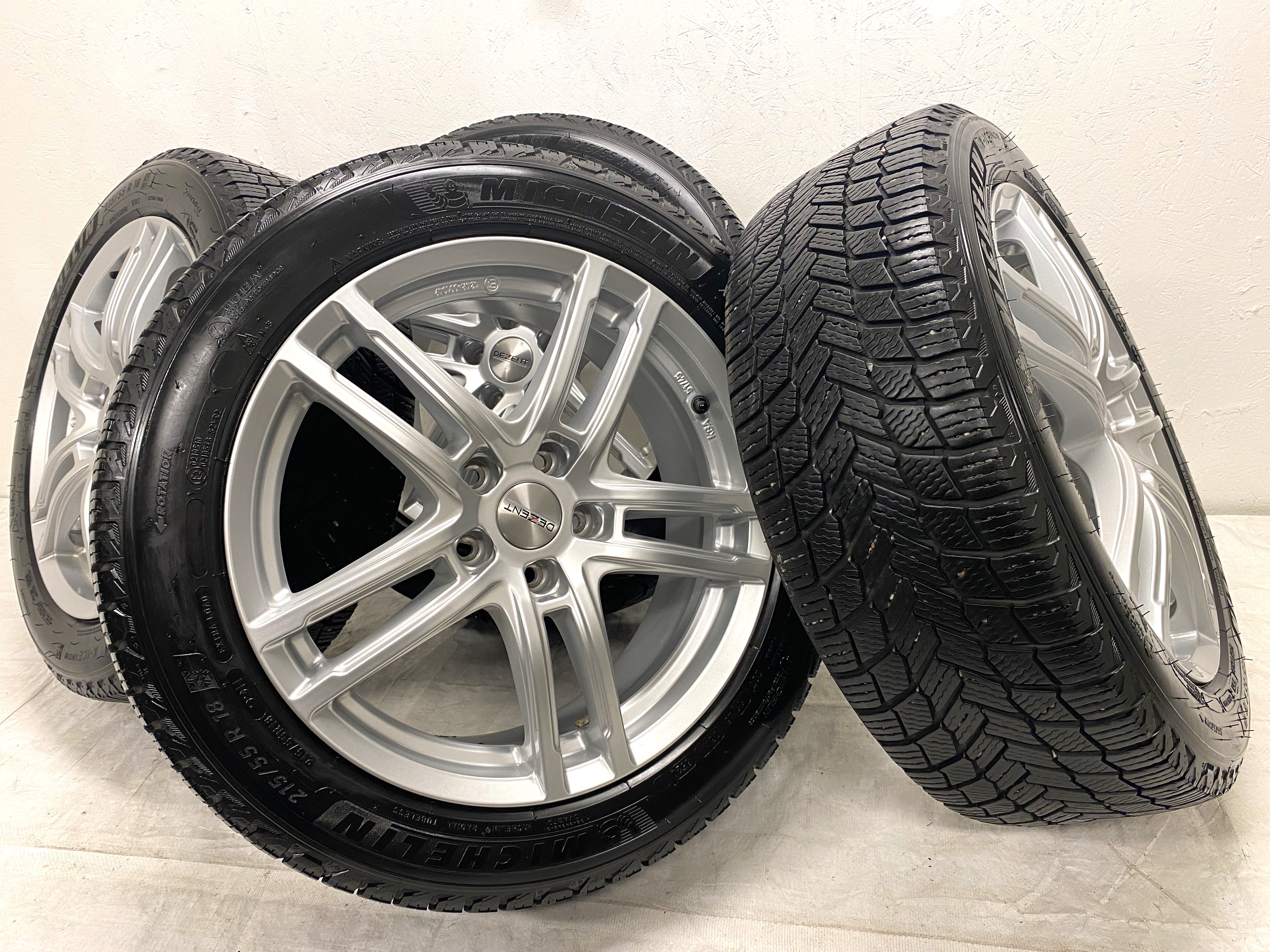 Kompletta Vinterhjul Friktion 4st | 18" DEZENT 5x112 7.5x18 ET50 57.1 | 215/55 R18 99H XL Michelin X-Ice Snow | V35-2020 | 7|7|6.5|6.5 mm - 2