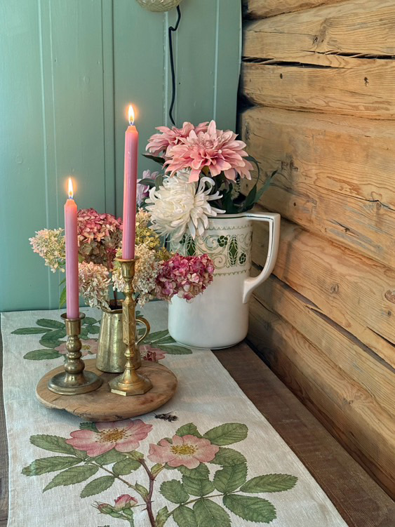 "SET" CUSHION & RUNNER WILD ROSE - 6