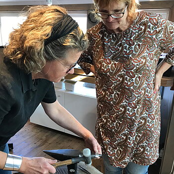 One-day silver jewelry class
