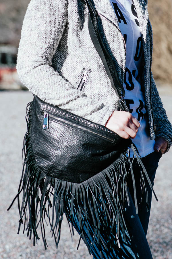 Frontrow - Fringe Body Bag Buff Napa Suede Black