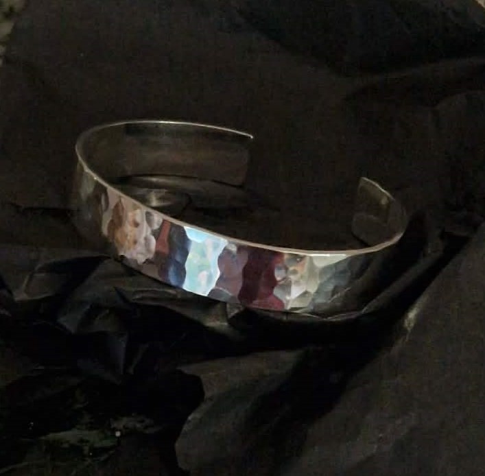Hamrat öppet silverarmband