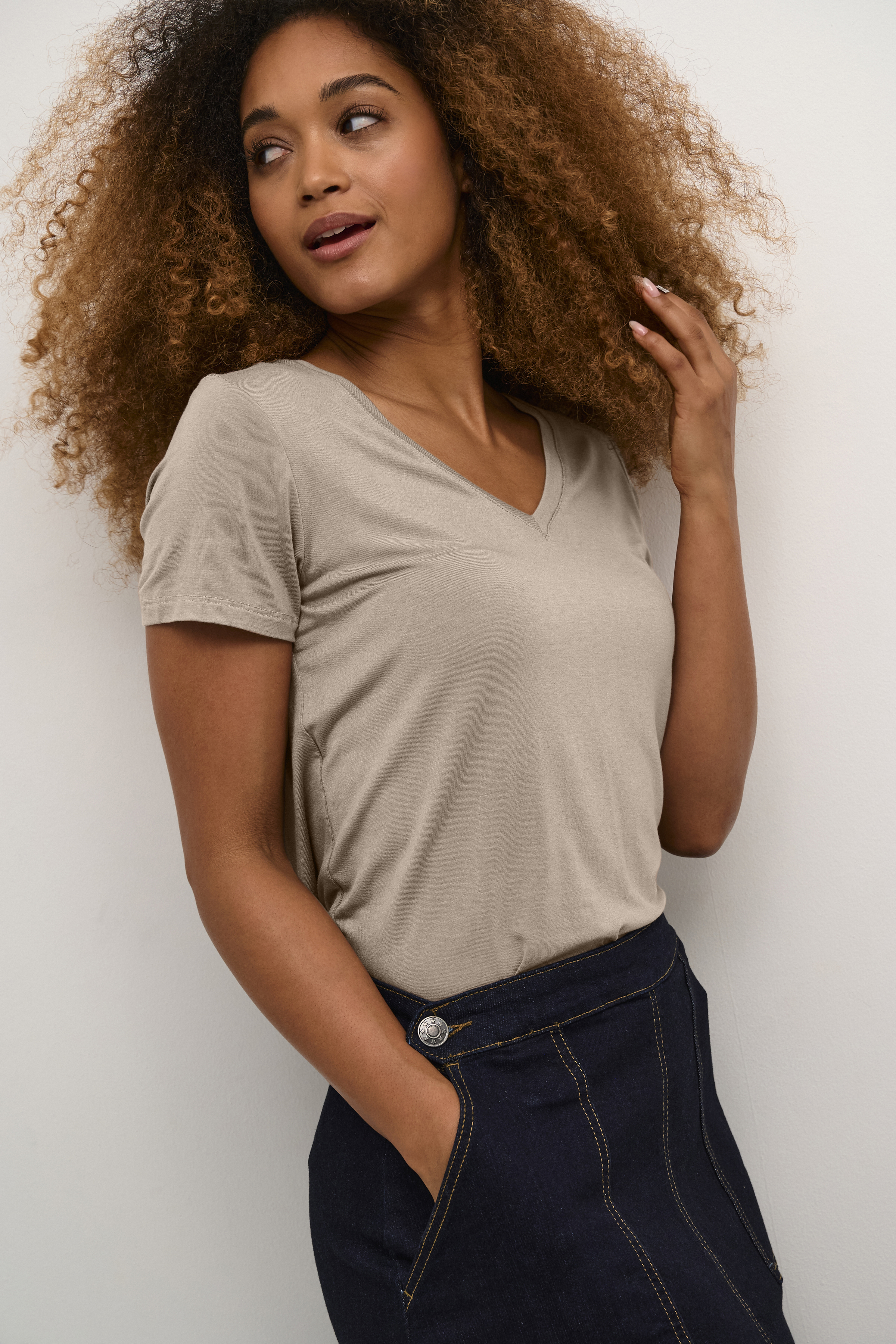 CUpoppy V-neck T-Shirt Timber Wolf - 3