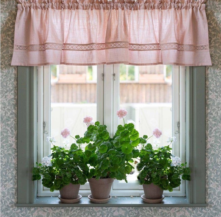 Gardinkappa Kappa rosa infälld spets shabby chic lantlig stil Gårdsromantik
