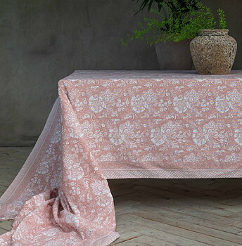 Textilvaxduk akrylatduk Provence rosa dimrosa avtorkningsbar 250x140cm shabby chic lantlig stil Gårdsromantik
