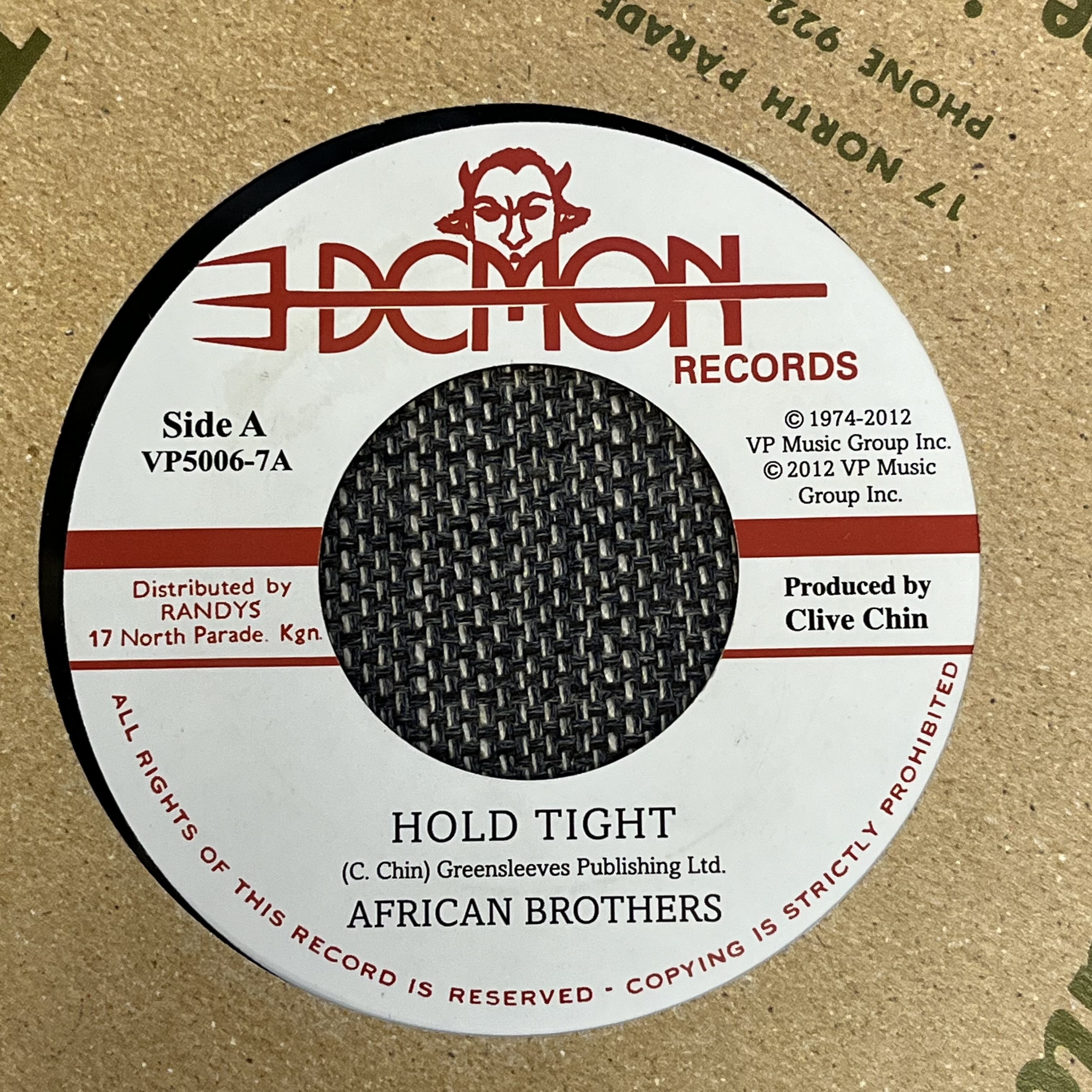 African Brothers – Hold Tight