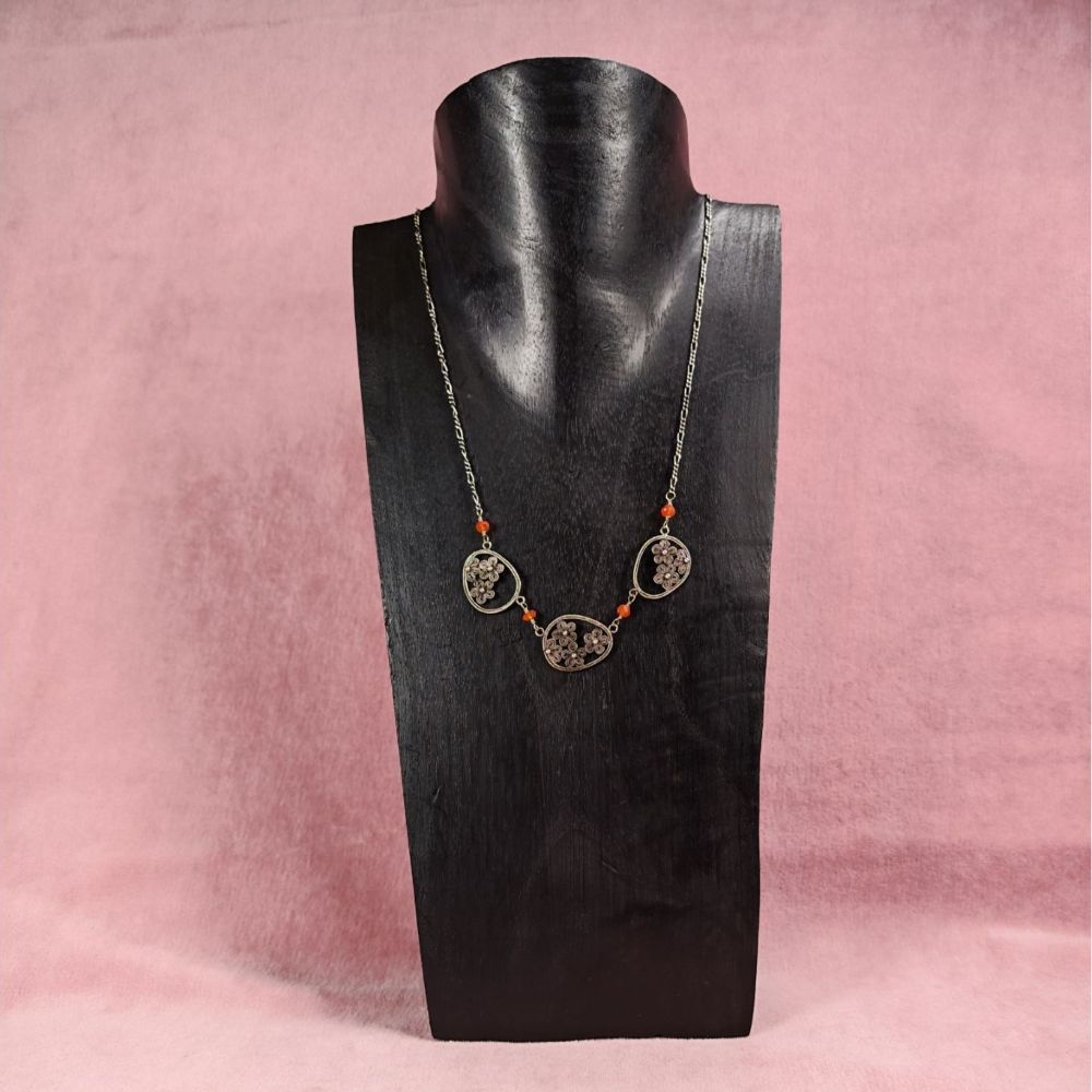 Yvone Christa Menage Carnelian  Figaro halsband 