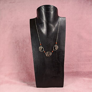 Yvone Christa Menage Carnelian  Figaro halsband 