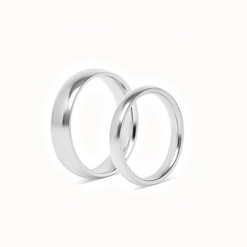 Sett med forlovelsesringer - 2 sølvringer 5 mm og 2 mm