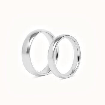 Sett med forlovelsesringer - 2 sølvringer 5 mm og 4 mm