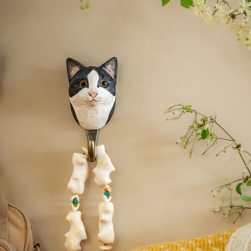 Hand-carved hook Black & White Cat - 2