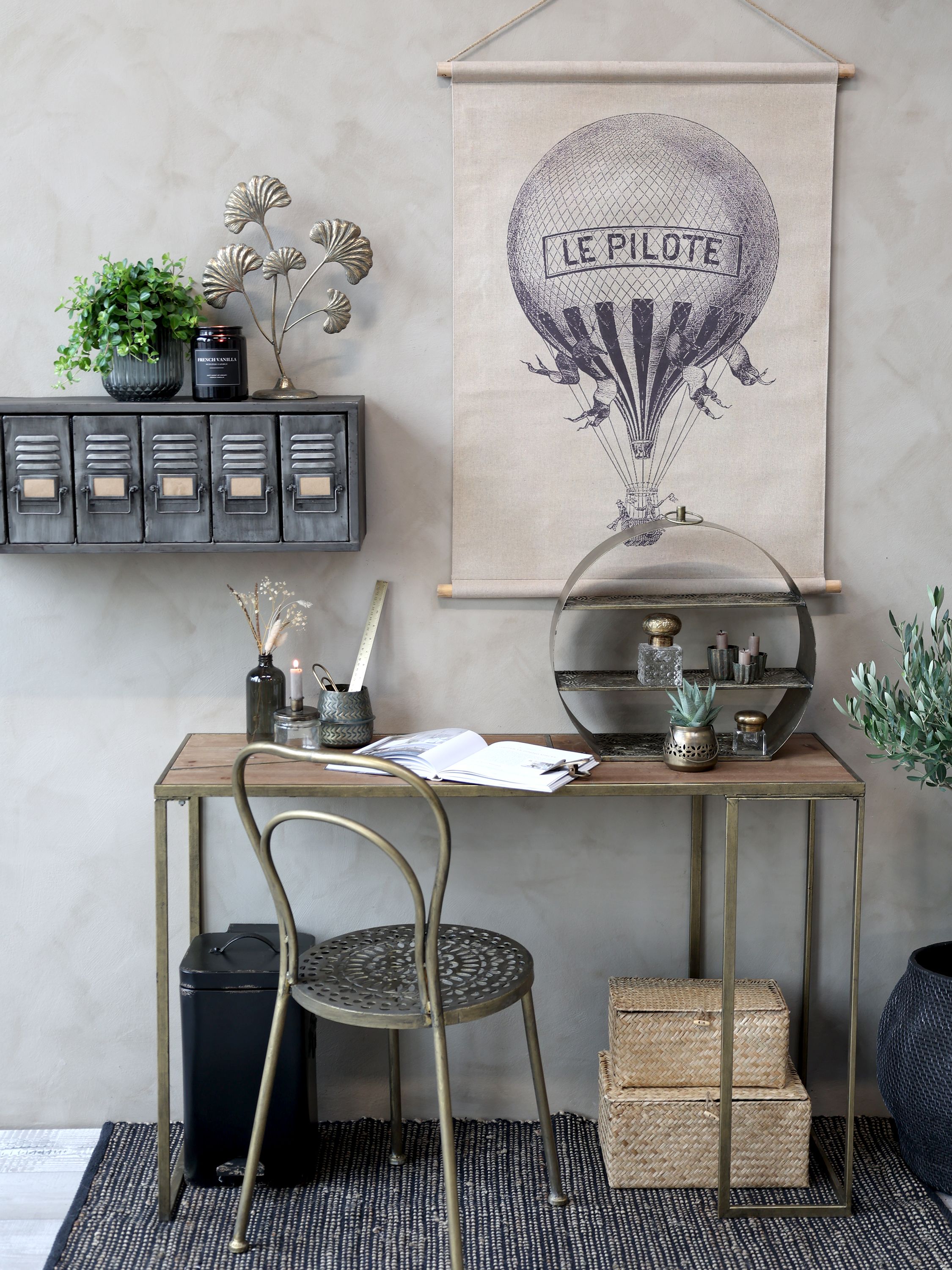 Matstol i antikmässing från Chic Antique