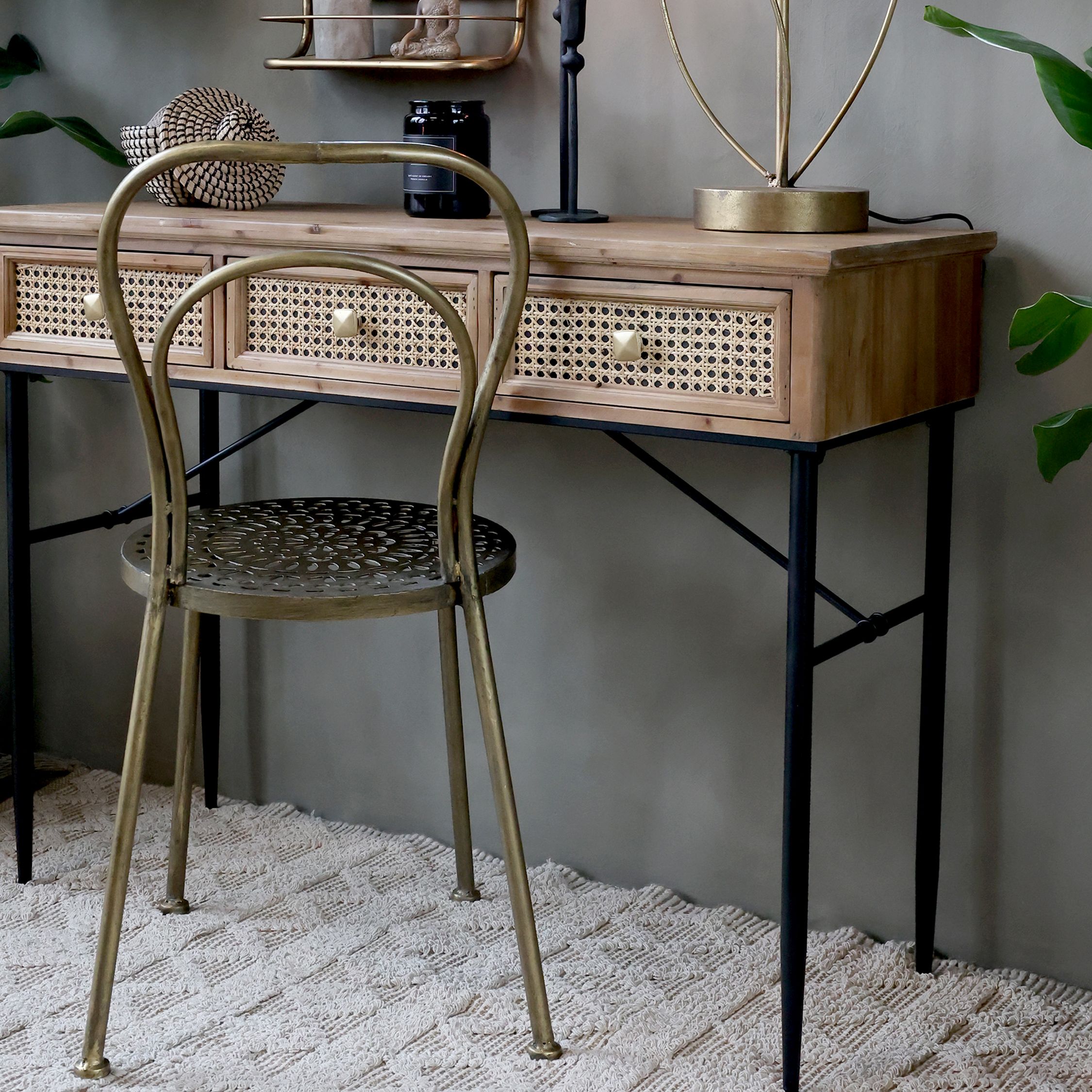 Matstol i antikmässing från Chic Antique