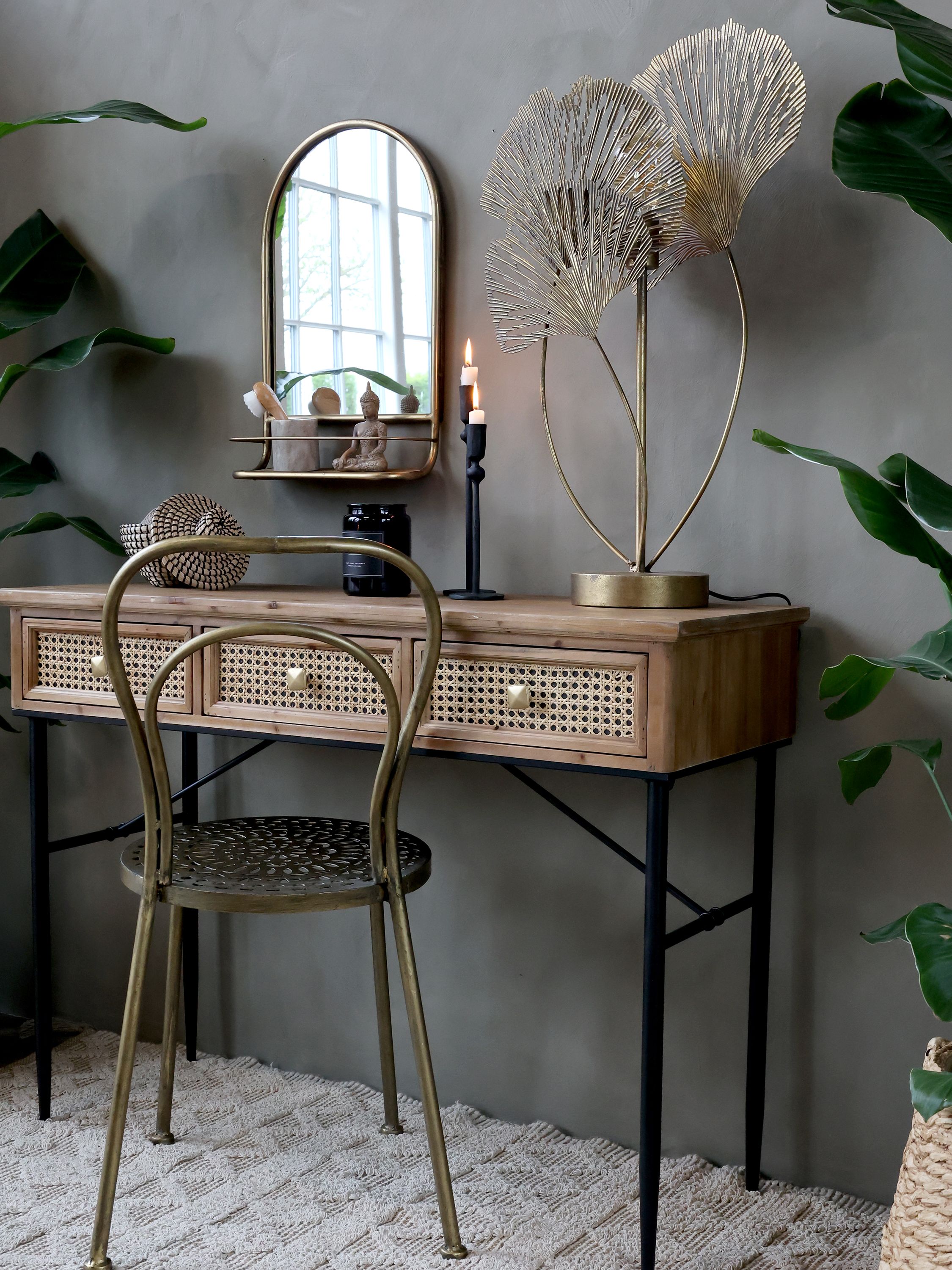Matstol i antikmässing från Chic Antique
