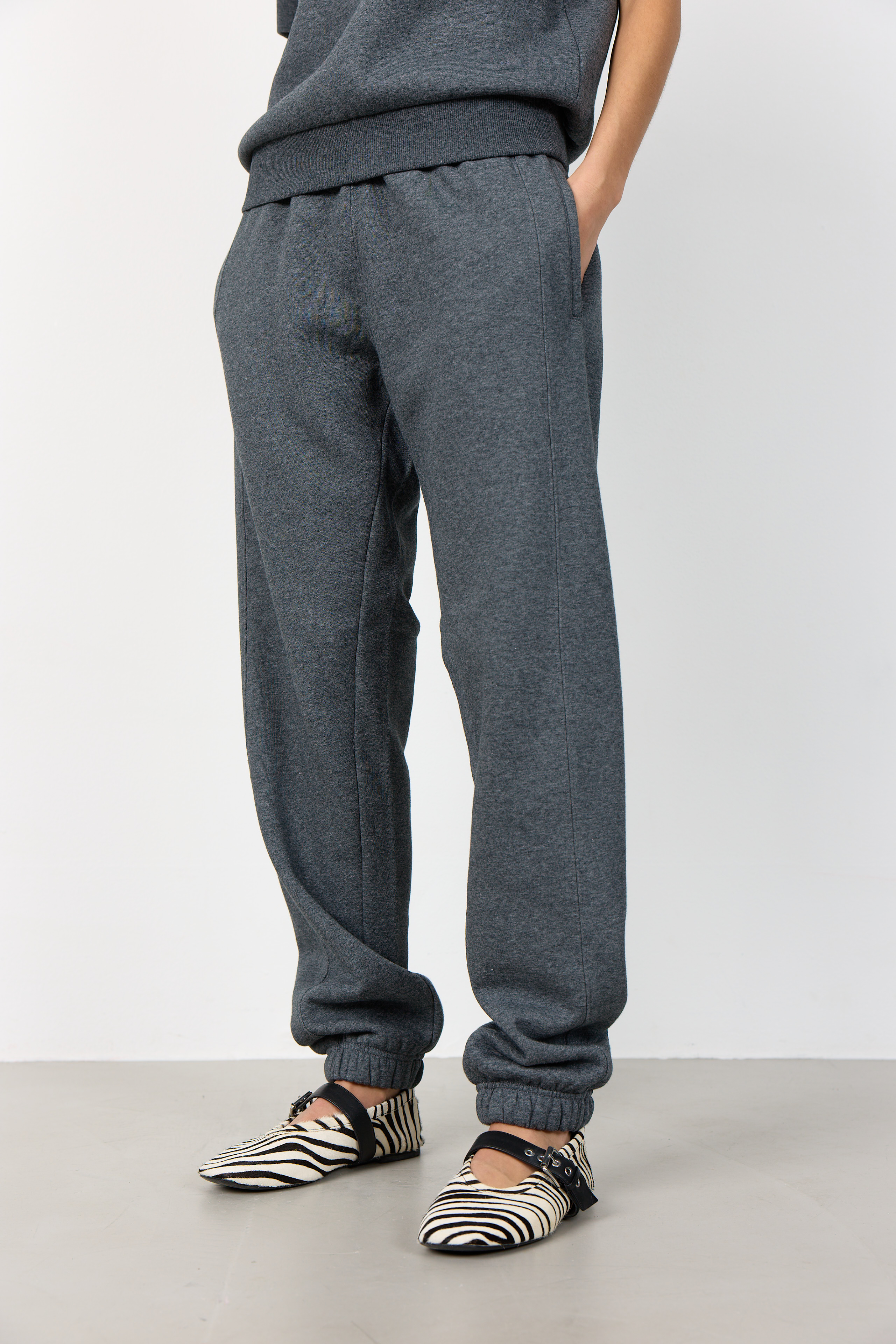LR-NUKA 8  DARK GREY MEL. - 4
