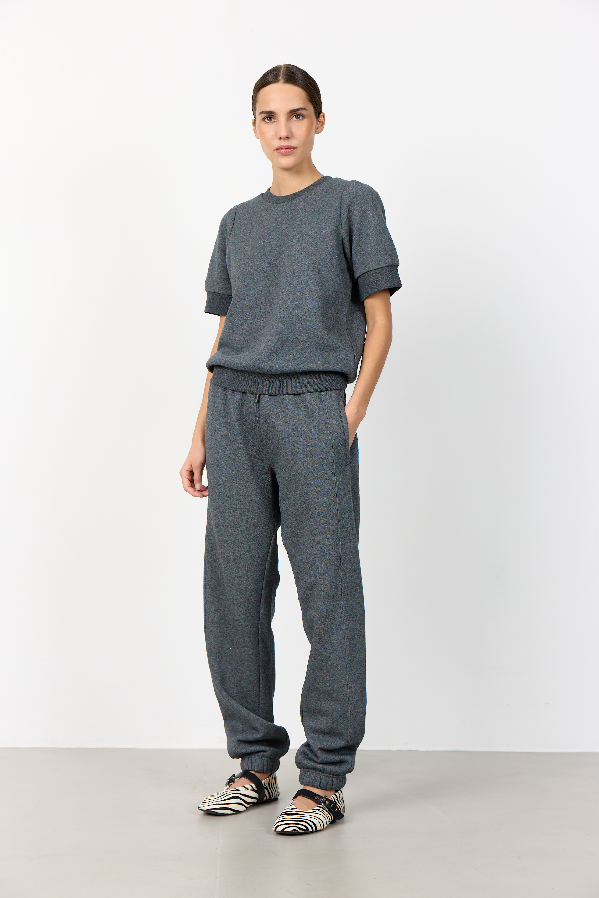 LR-NUKA 19  DARK GREY MEL. - 4