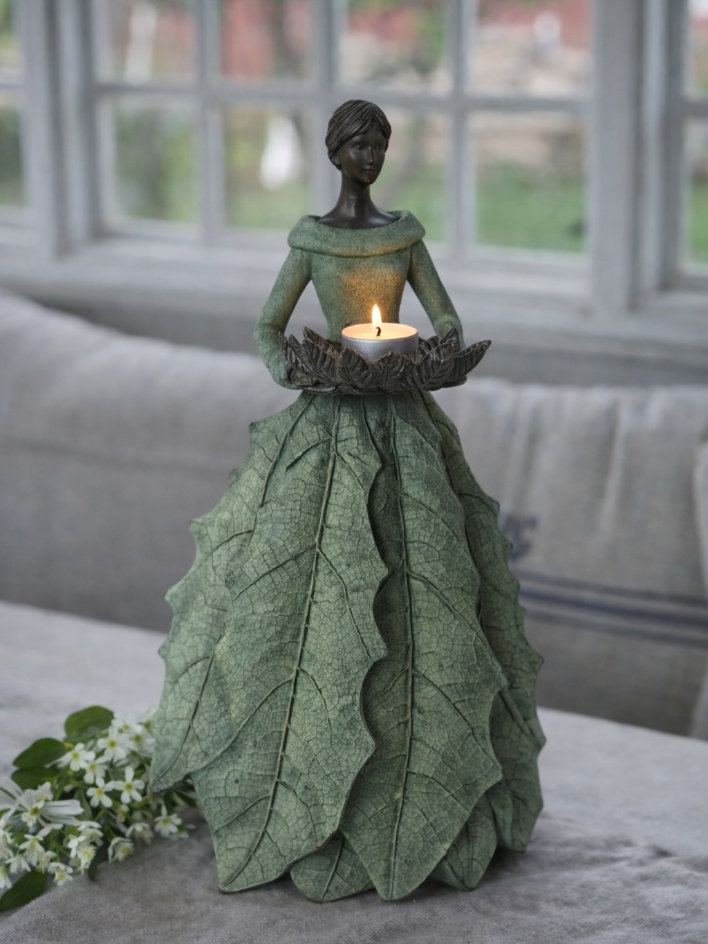 Garden Lady with Tray - Girl - Green/Turquoise - 45 cm