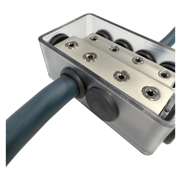 DISTRIBUTION BLOCK, 4X50MM2 TO 4X25MM2 - 9