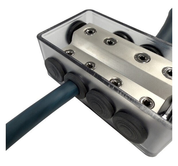 DISTRIBUTION BLOCK, 4X50MM2 TO 4X25MM2 - 8