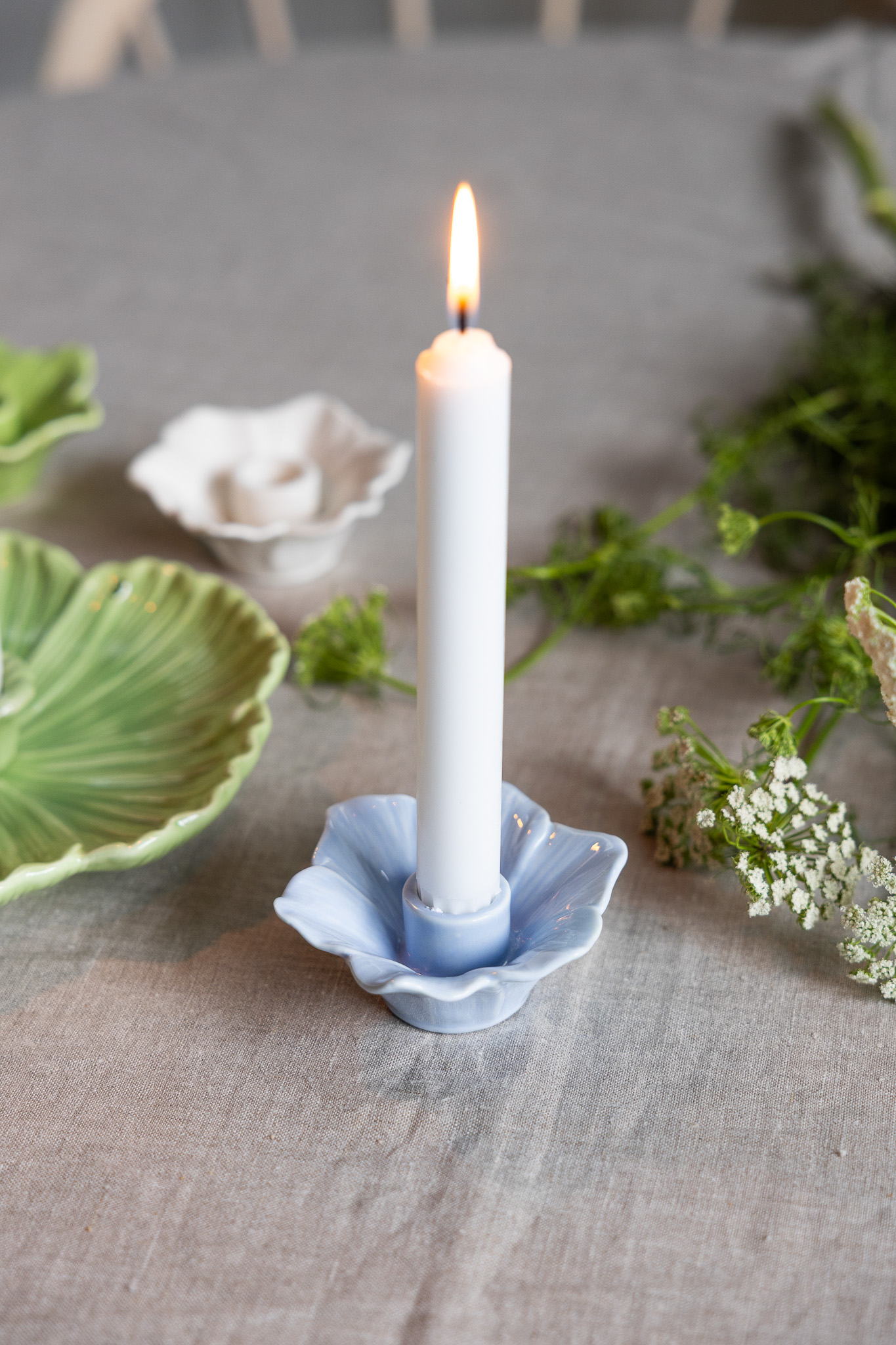 Spira - Ljusstake - Blomma - Keramik - Ljusblå