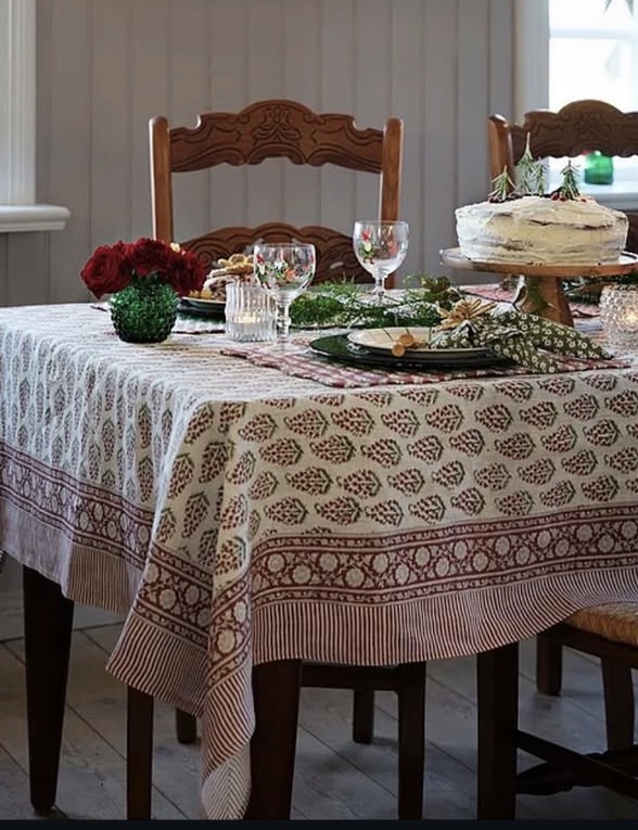 1. Tablecloth Persian Paisley - Red, Green & White - 2