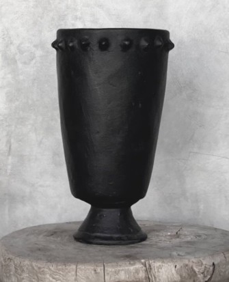MOJO pot on leg