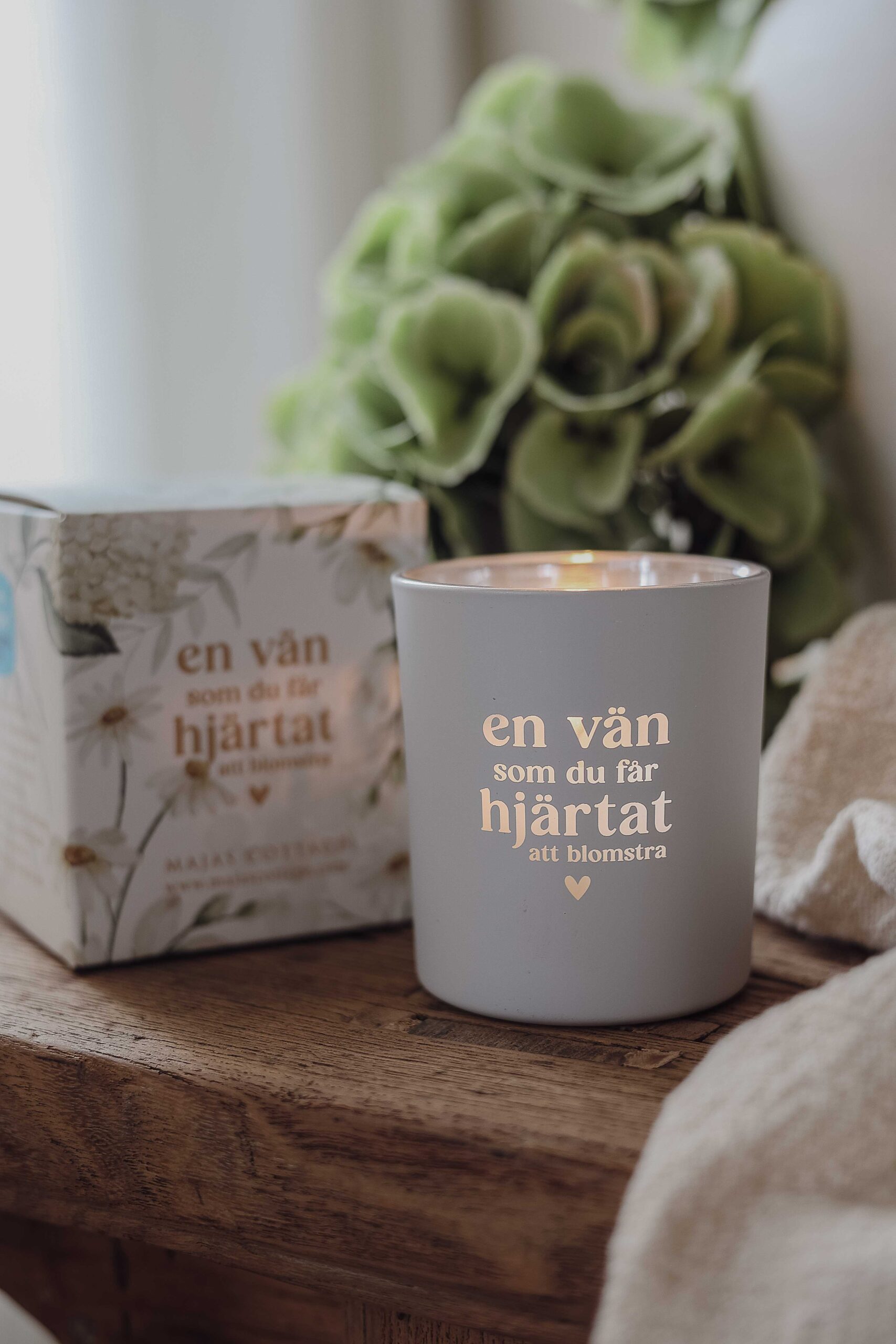 Ljuslykta "En vän som du får hjärtat att blomstra" - Majas Cottage