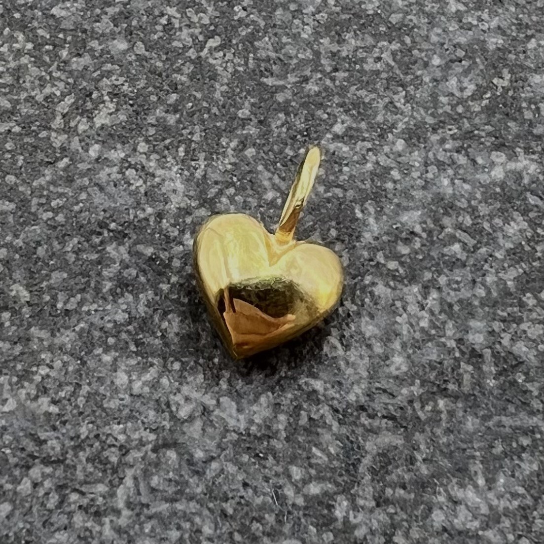 Hänge Älskad massivt hjärta handgjort guld 18 karat