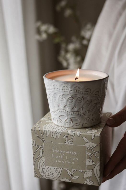 Happiness scented candle Fresh linen