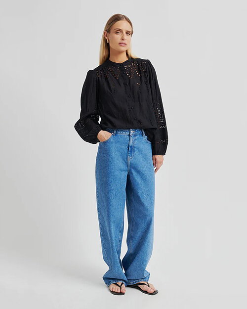 Blus Camil genombruten svart - 3