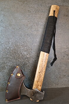 Tomahawk yxa  i smidde stål - 40cm