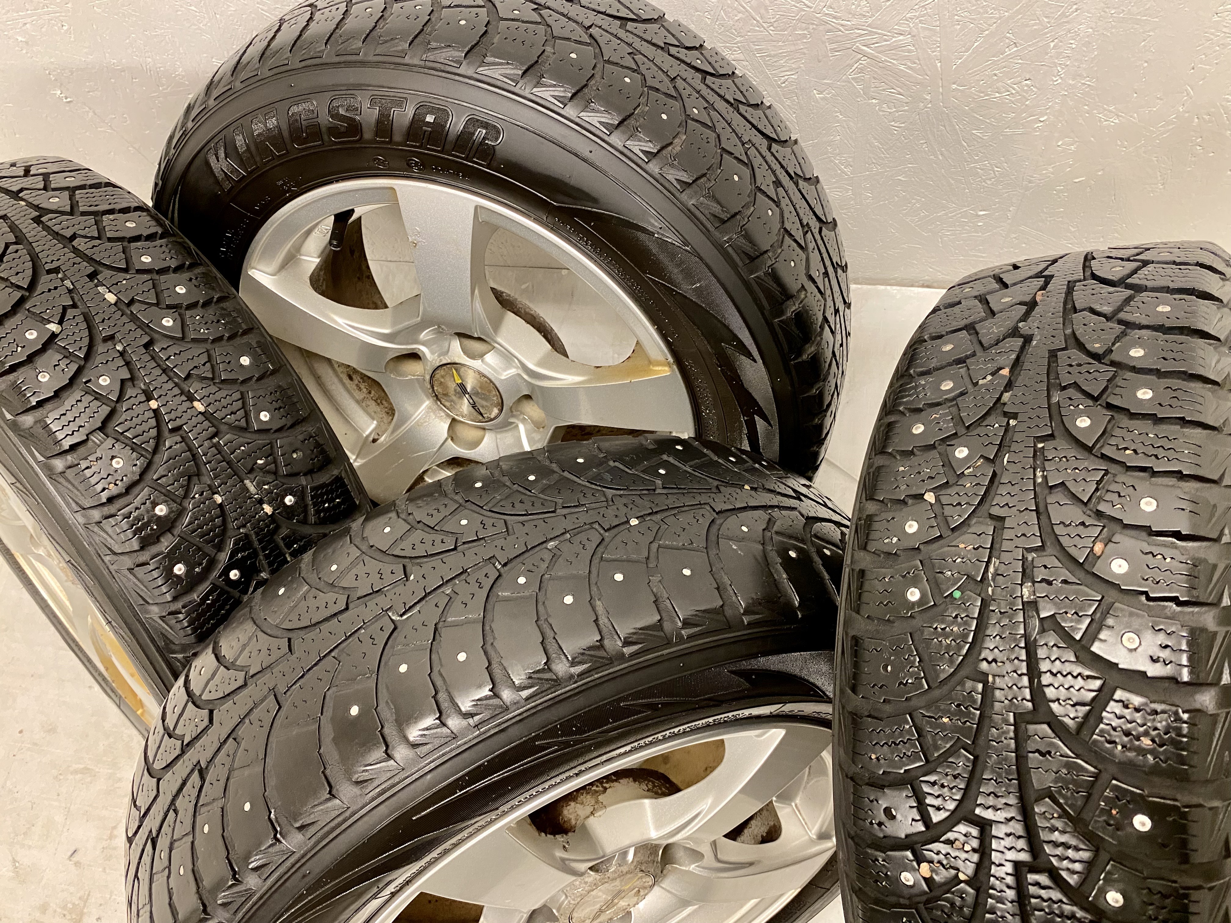 Kompletta Vinterhjul DUBB | 14" ACE 4x108 6x14 ET25 65.1 + 185/65 R14 90T Kingstar SW41 Winter | V21-2010 | 6.5|6.5|1|1 mm - 3