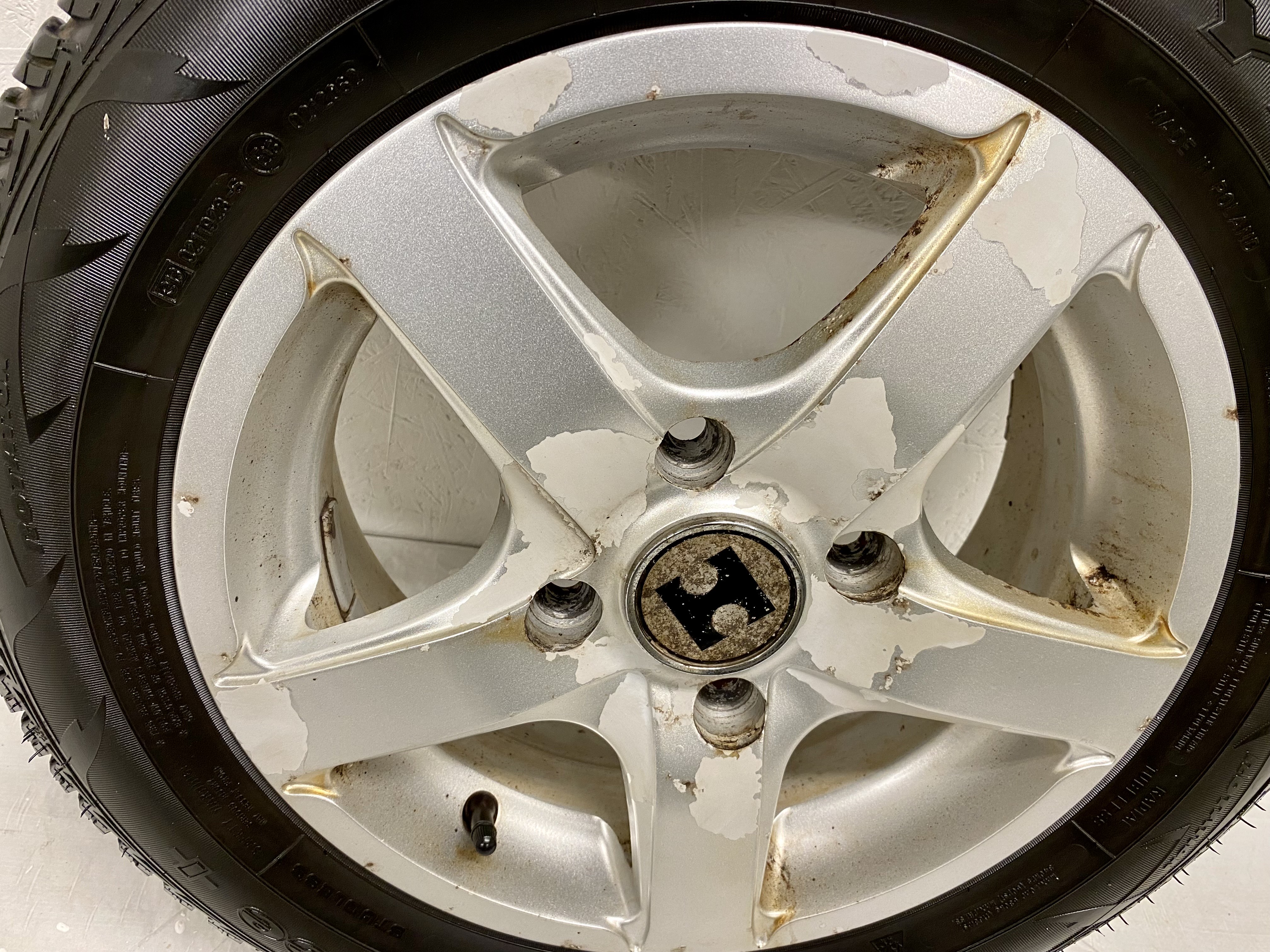 Kompletta Vinterhjul Friktion | 14" Mitsubishi Colt 4x114.3 5.5x14 ET46 67.1 + 175/65 R14 86T Goodyear Ultra Grip Ice + | V34-2010 | 5|5|4|3 mm - 12