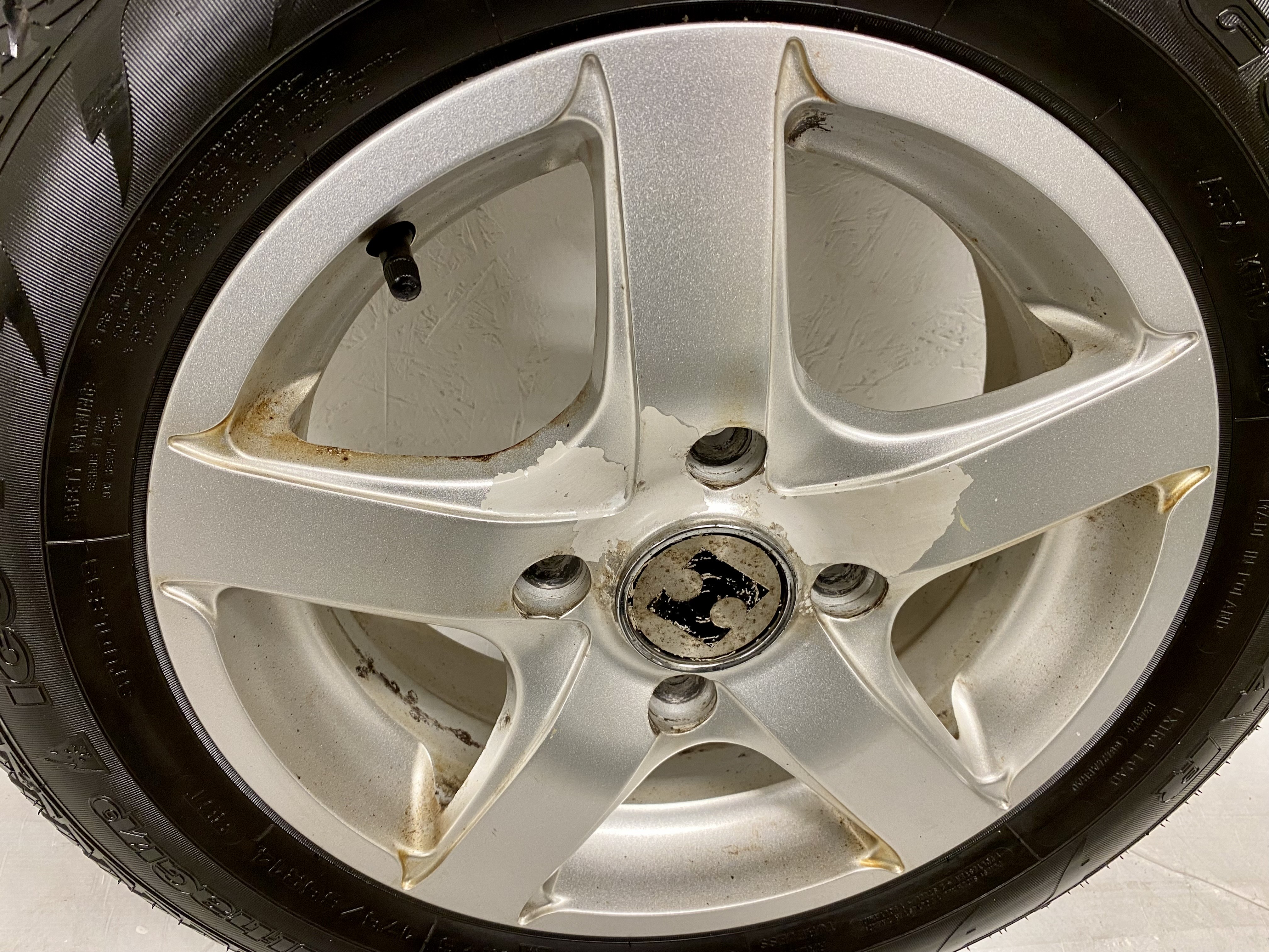Kompletta Vinterhjul Friktion | 14" Mitsubishi Colt 4x114.3 5.5x14 ET46 67.1 + 175/65 R14 86T Goodyear Ultra Grip Ice + | V34-2010 | 5|5|4|3 mm - 8