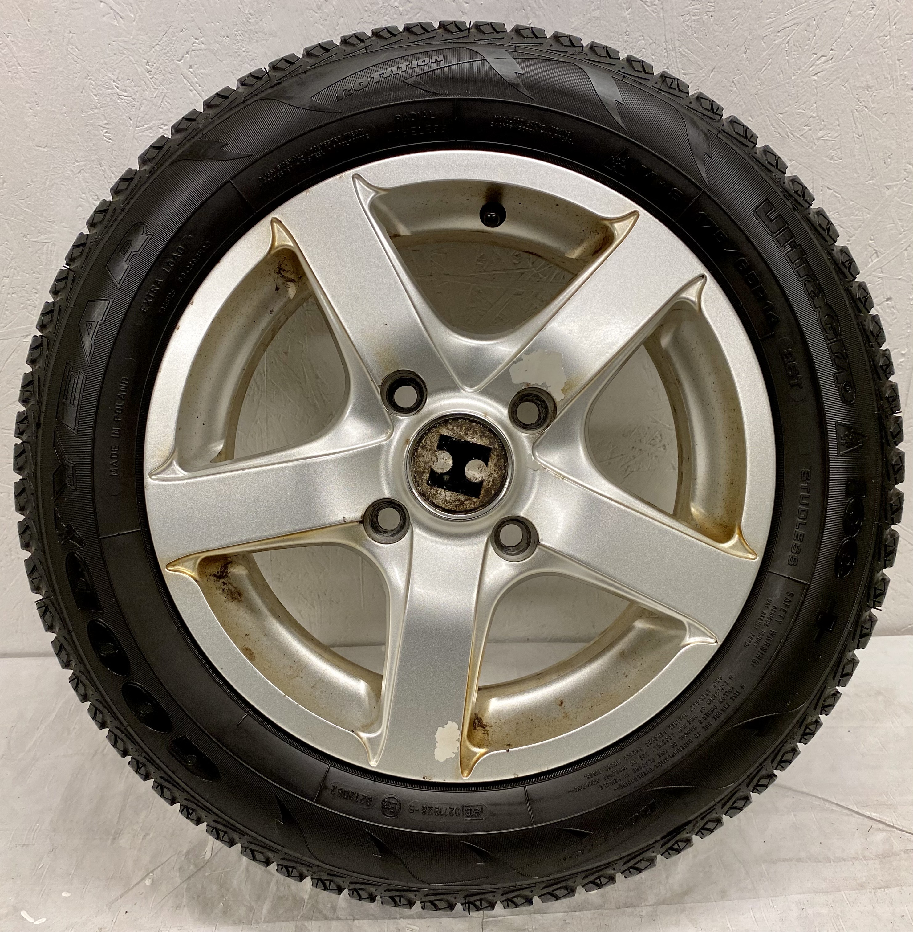 Kompletta Vinterhjul Friktion | 14" Mitsubishi Colt 4x114.3 5.5x14 ET46 67.1 + 175/65 R14 86T Goodyear Ultra Grip Ice + | V34-2010 | 5|5|4|3 mm - 9