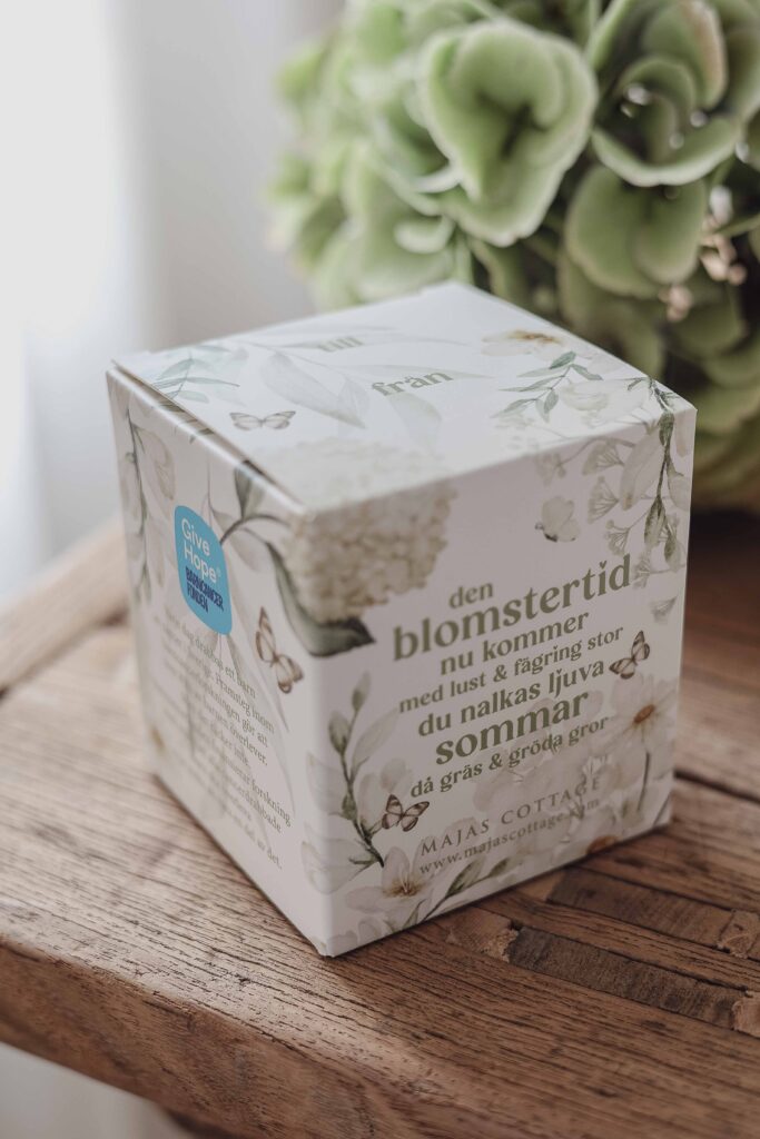 Den blomstertid nu kommer - Ljuslykta med gåvobox 7x8 cm - Majas Cottage - 5