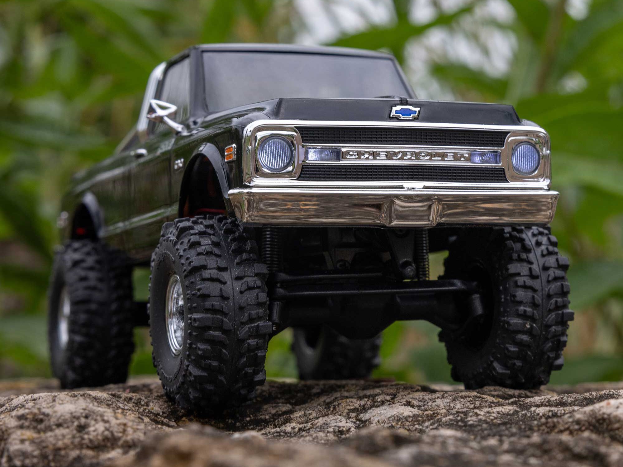 Axial 1/30 SCX30 Chevrolet K10 4X4 RTR Brushed Rock Crawler (Battery & Charger Included), Black - 18