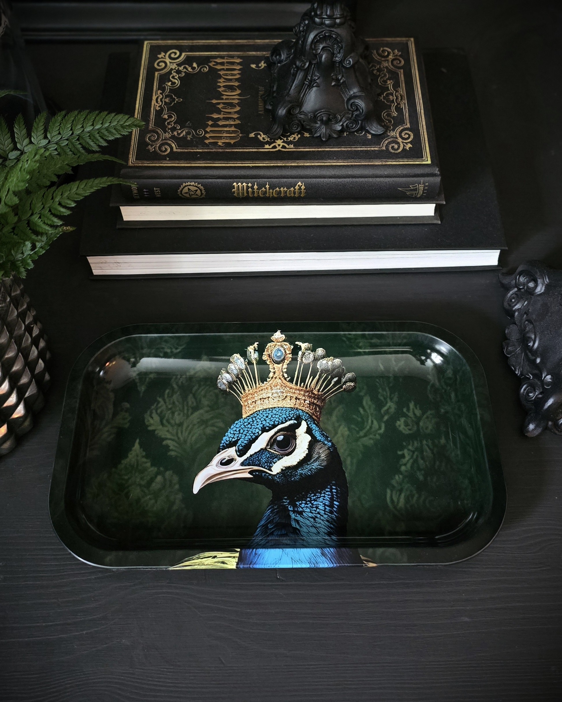 Bricka Peacock