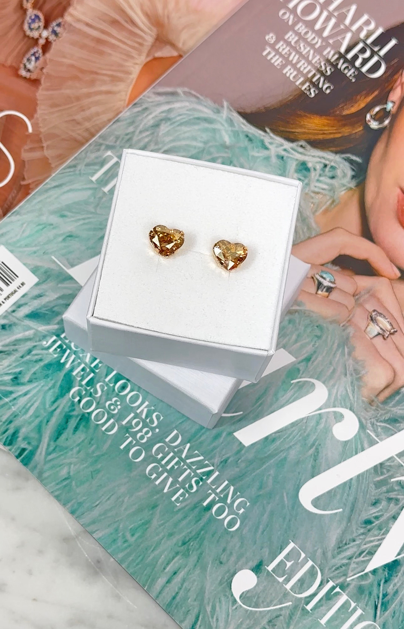 Earring Petite Forever Heart Golden Shadow Gold