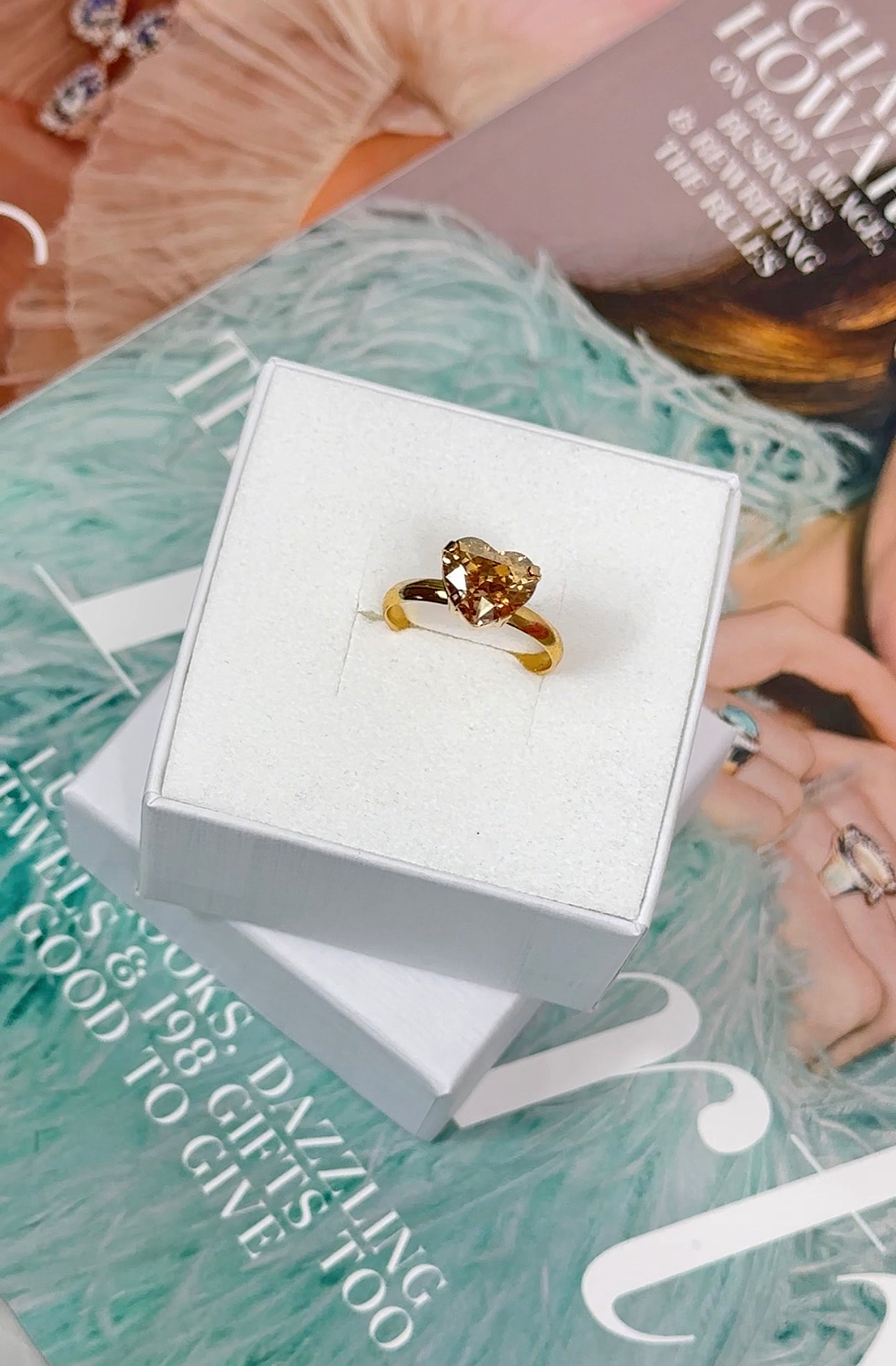 Ring Petite Forever Heart Golden Shadow Gold