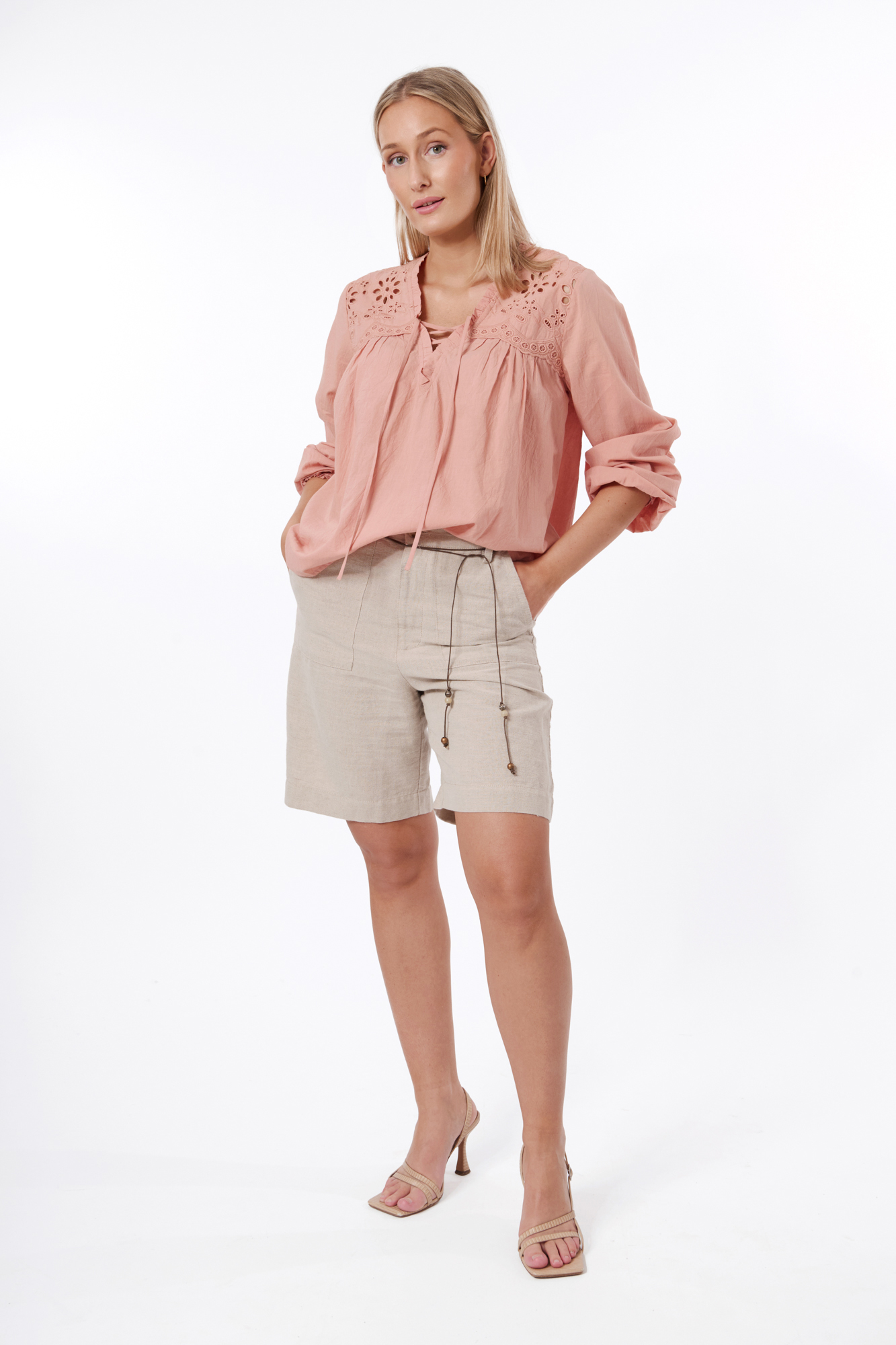 Justina shorts  linne - 11