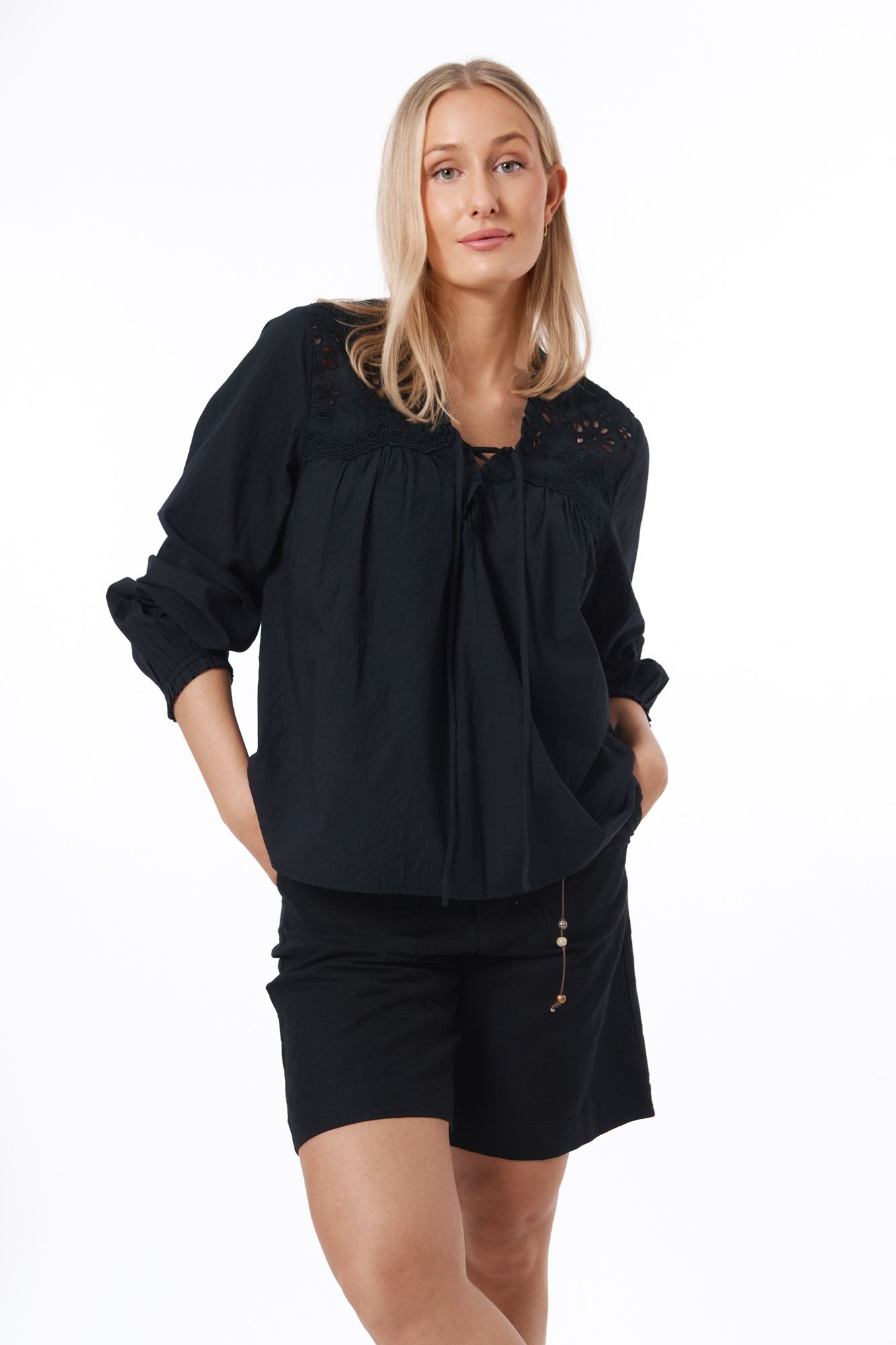 Justina shorts  svart - 11