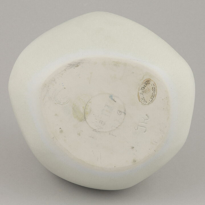 Johnny Rolf (1966) White Flower Stone with Relief Decor 14/10 cm