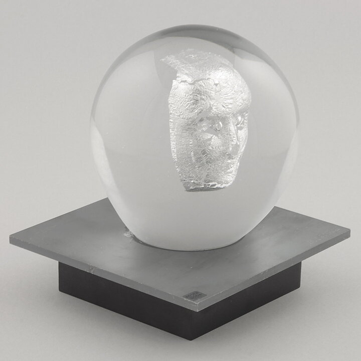 バーティル・ヴァリーン  Headmanシリーズ   球体の中の顔   14 cm  2020年 (3)