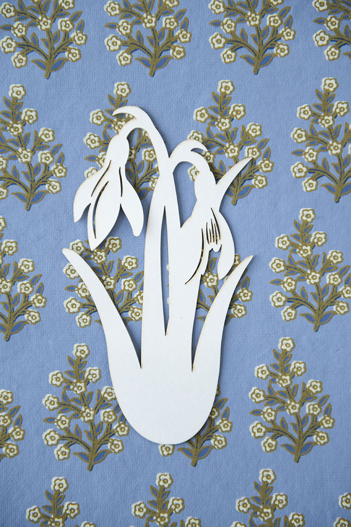 Snowdrops with pendant - Ornament - Decoration - 13x11 cm - 2-pack - 4