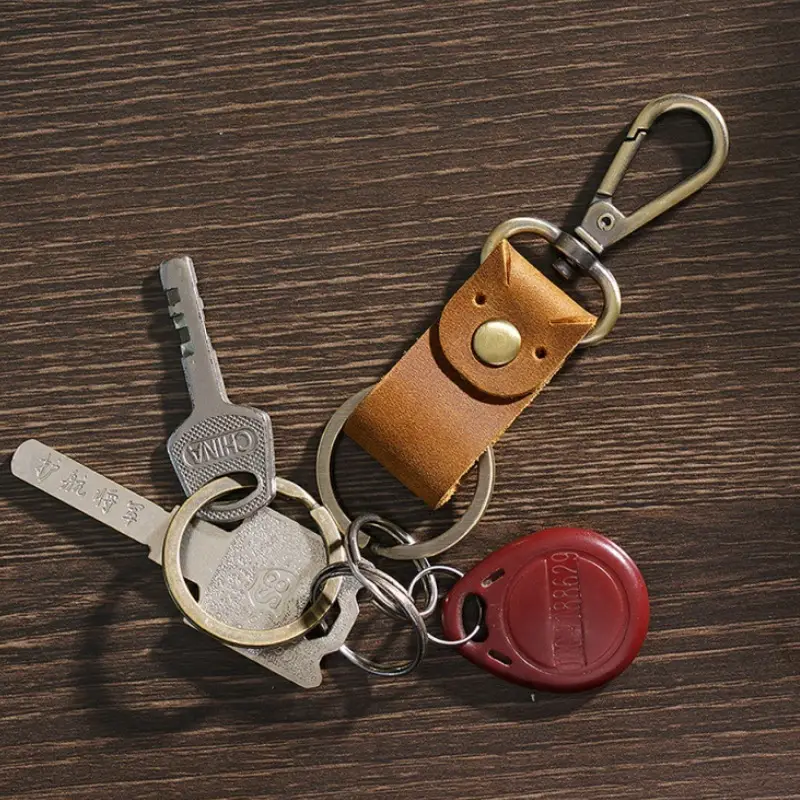 Leren sleutelhanger met karabijnhaak – klassiek - 4