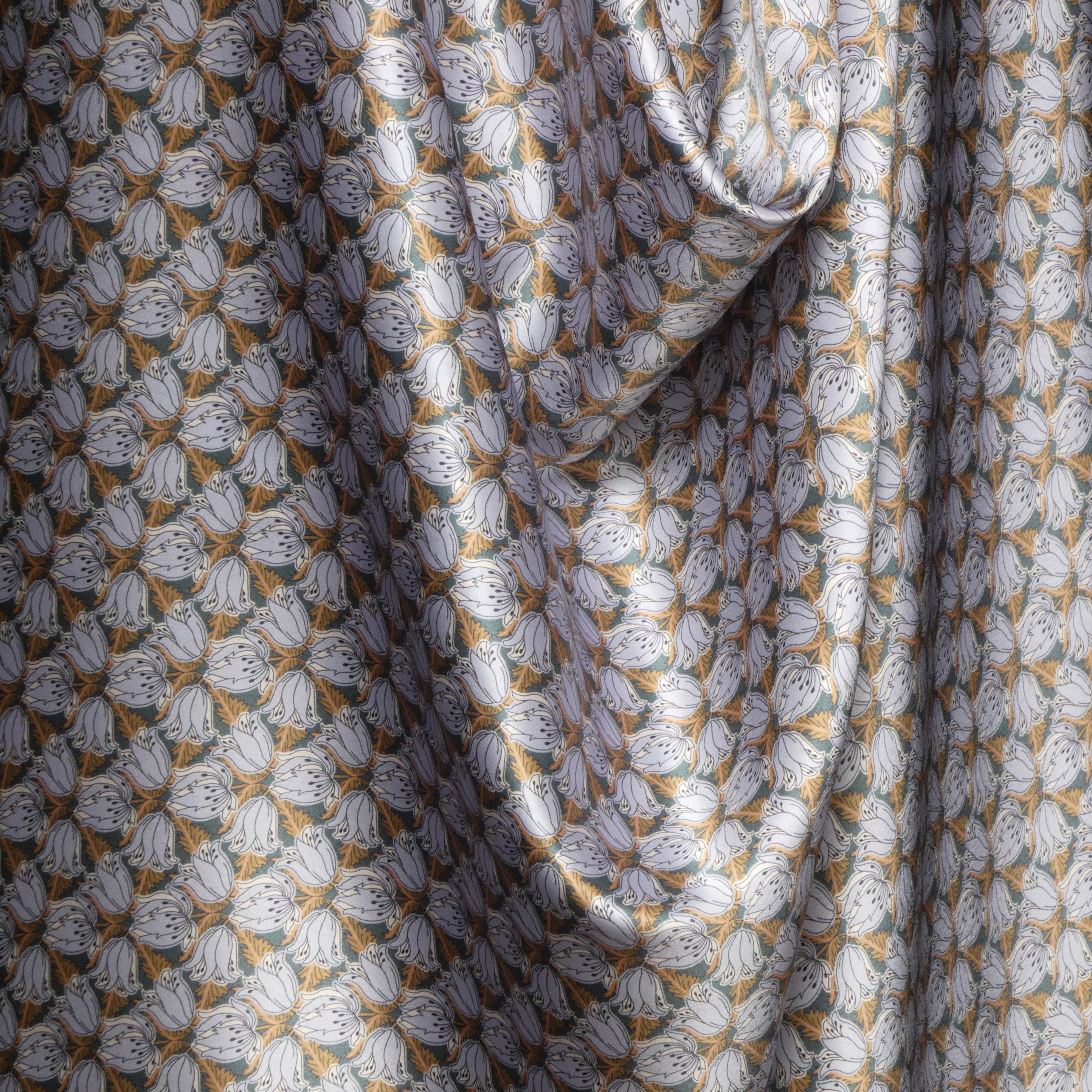 Liberty Belgravia Silk Satin Evelyn Trailj - 2