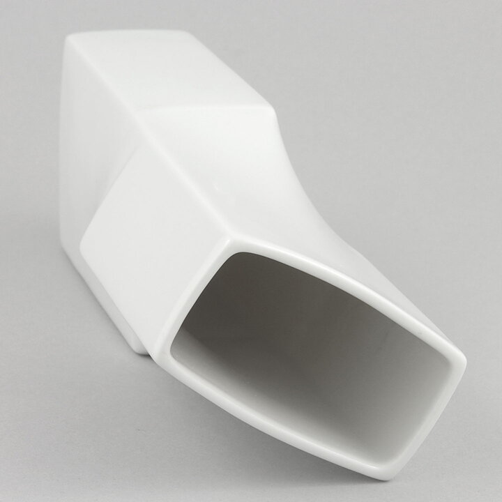 Jeroen Bechthold (Balance 1979) White Modern Skewed Vase 21 cm