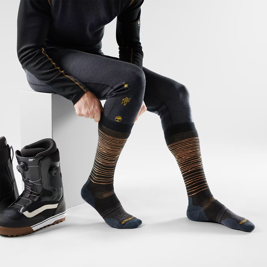 Smartwool - Full Cushion Iguchi x Arbor Over The Calf Socks Black - 2